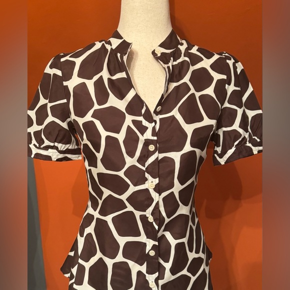 Banana Republic Tops - Banana Republic Giraffe Print Blouse